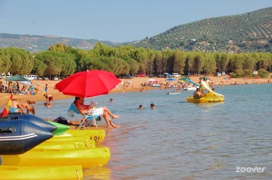Iznájar Camping Valdearenas מראה חיצוני תמונה