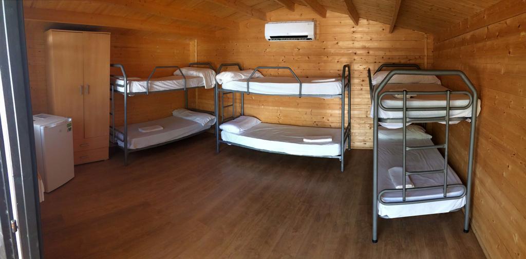 Iznájar Camping Valdearenas מראה חיצוני תמונה