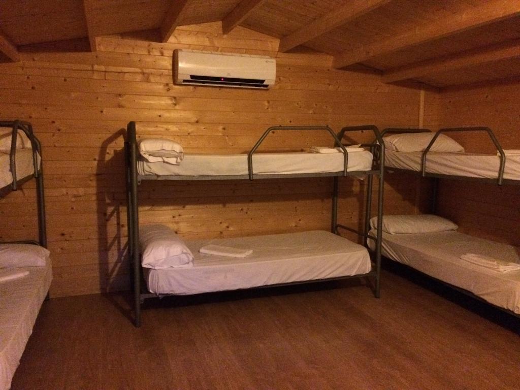 Iznájar Camping Valdearenas מראה חיצוני תמונה