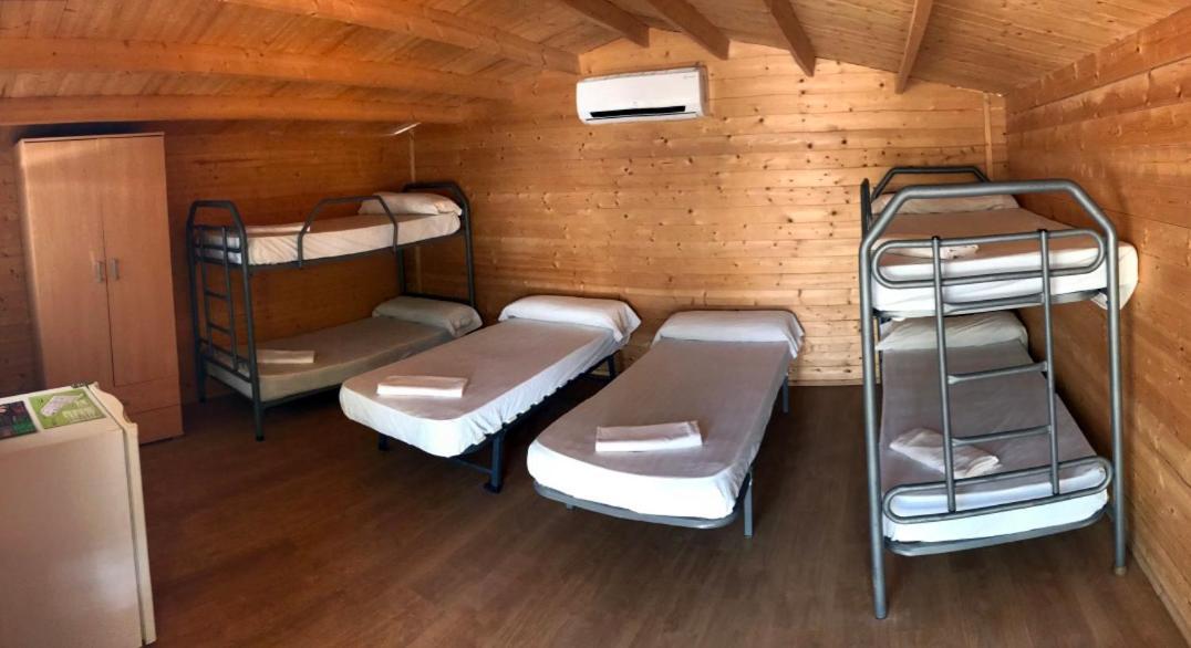 Iznájar Camping Valdearenas מראה חיצוני תמונה