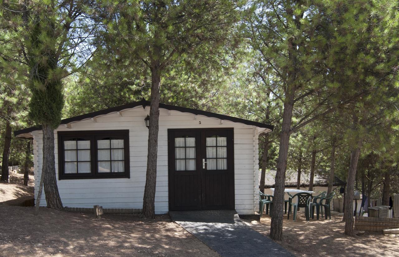 Iznájar Camping Valdearenas מראה חיצוני תמונה
