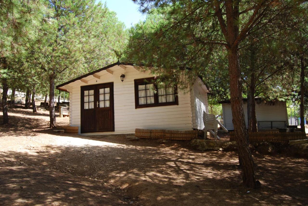 Iznájar Camping Valdearenas מראה חיצוני תמונה