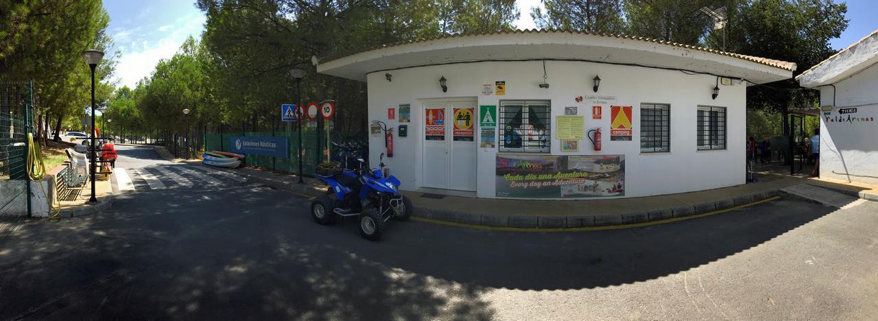 Iznájar Camping Valdearenas מראה חיצוני תמונה