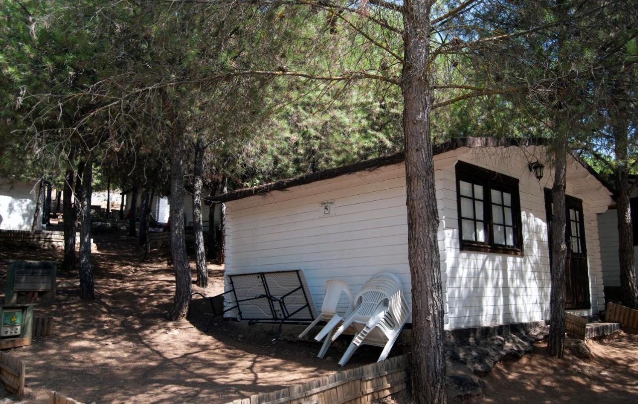 Iznájar Camping Valdearenas מראה חיצוני תמונה